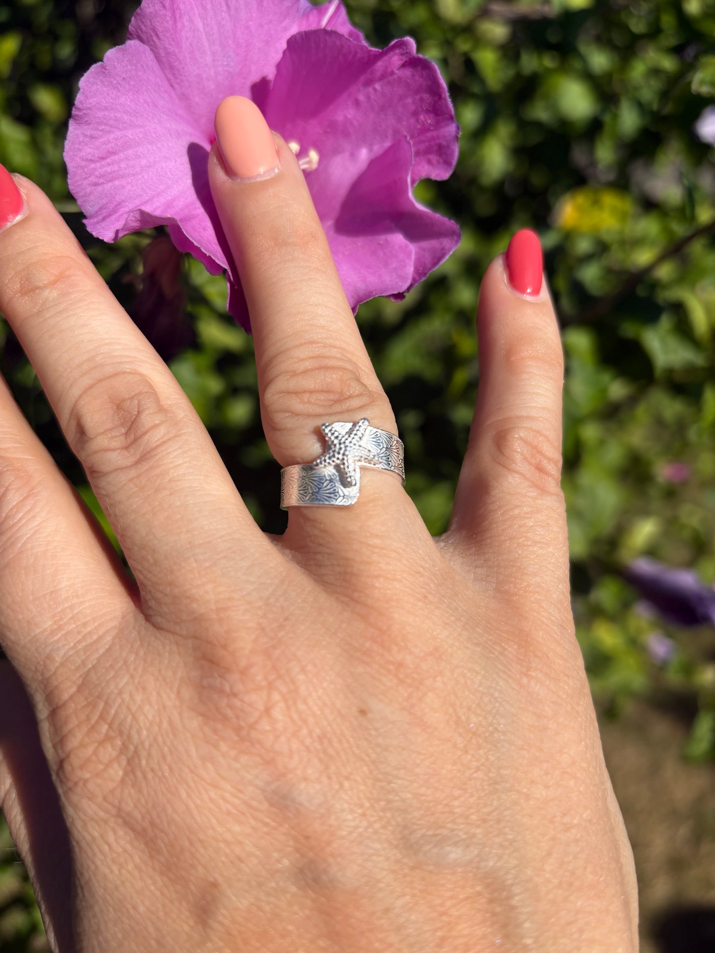 Cross Over Seashell Ring with Starfish Accent