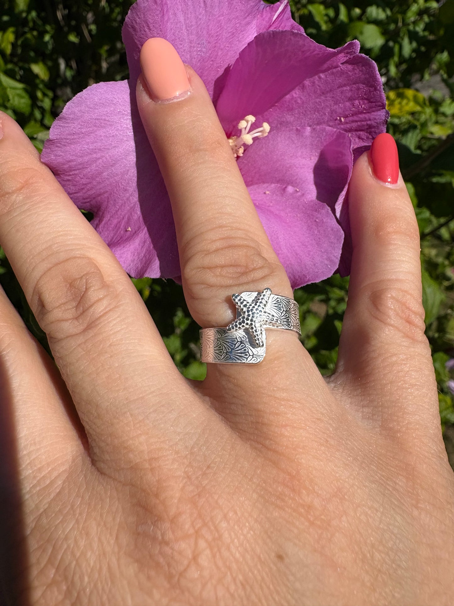Cross Over Seashell Ring with Starfish Accent