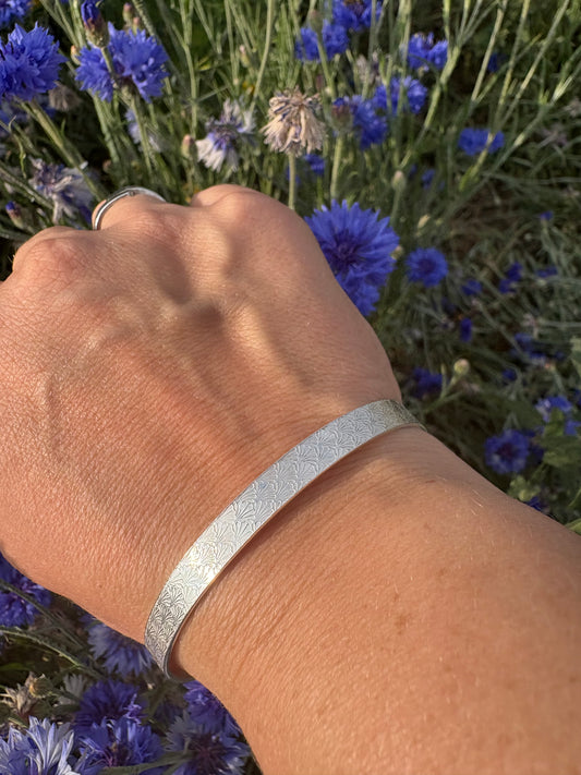 Seashell Print Torque Cuff Bangle